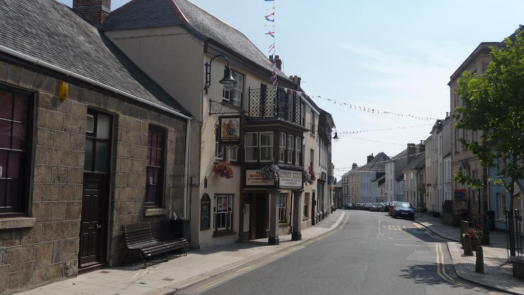 Kings Arms Hotel Penryn Exteriör bild